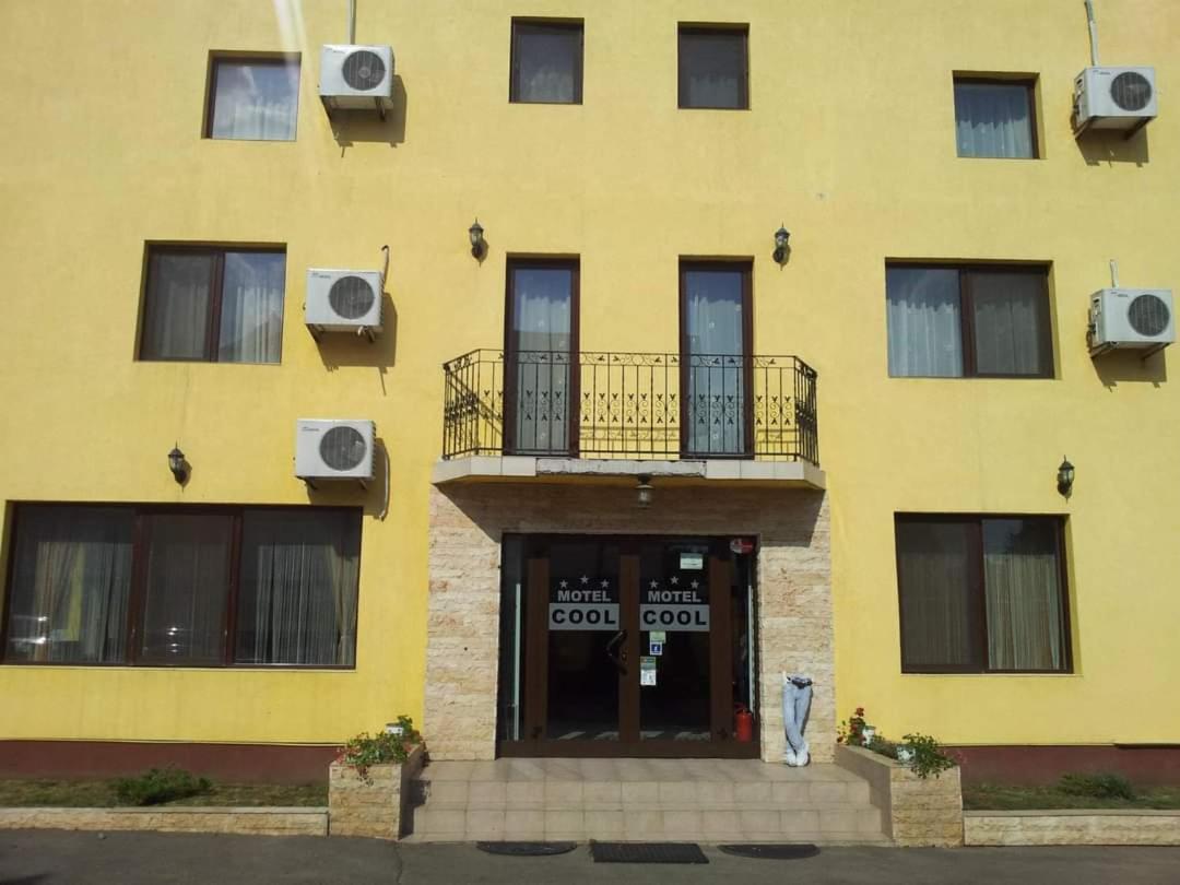 Motel Cool Barcanesti Экстерьер фото